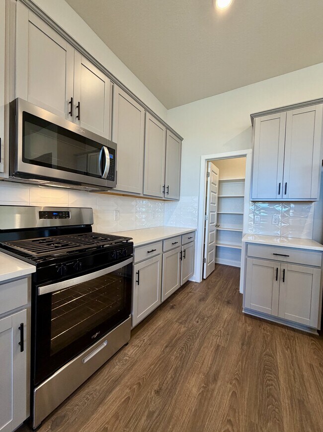 Building Photo - 14427 Inspiration Pt