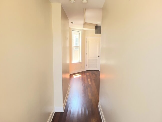 Building Photo - 1310 W Ohio St