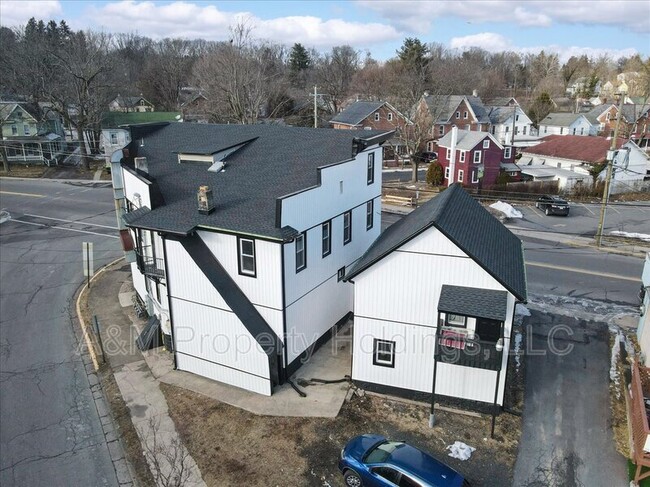 Building Photo - 147 N 9th St