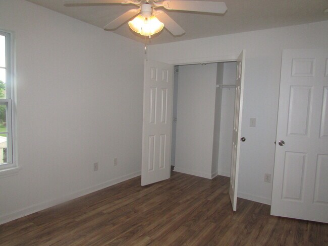 Building Photo - Murfreesboro Duplex - Prime Location Near I-840 & I-24!