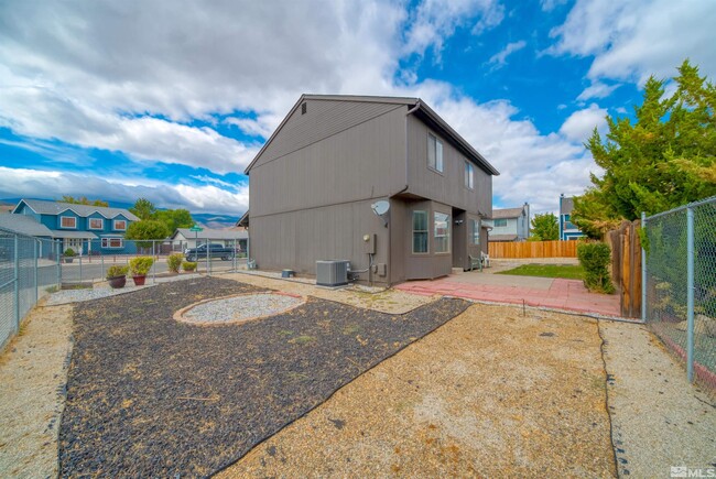 Building Photo - 2977 Pinebrook Dr