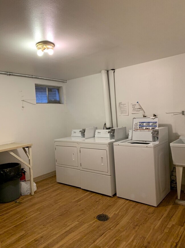 Building Photo - This is a MUST SEE 1 Bedroom, 2 Bath apartment in Loveland