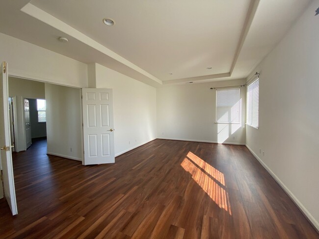 Building Photo - Mediterranean-style 4-bedroom in Seaside Highlands!