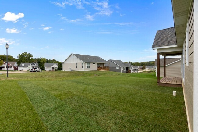 Building Photo - 2272 Heywood Mdws
