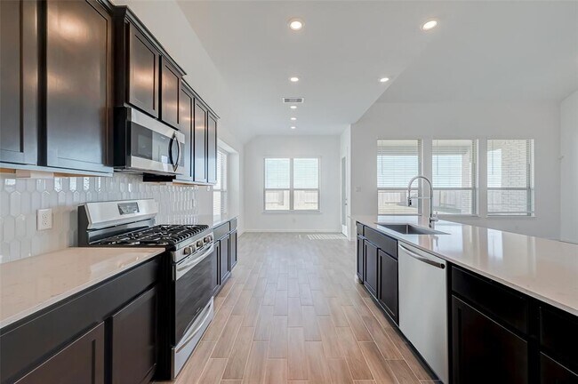 Building Photo - 2223 Rustboro Dr