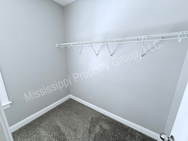 Building Photo - 4BR/4.5BA For Rent