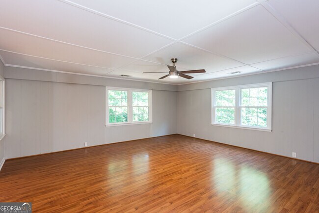 Building Photo - 80 Pinehurst Ln