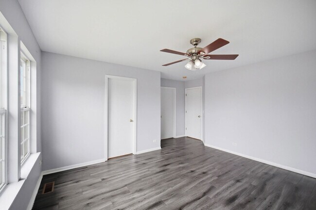 Building Photo - 512 Normandy Ln