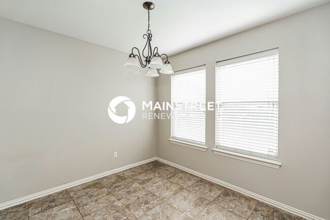 Building Photo - 3 Bedroom Pet-Friendly Home in Crowley, TX with Main Street Renewal