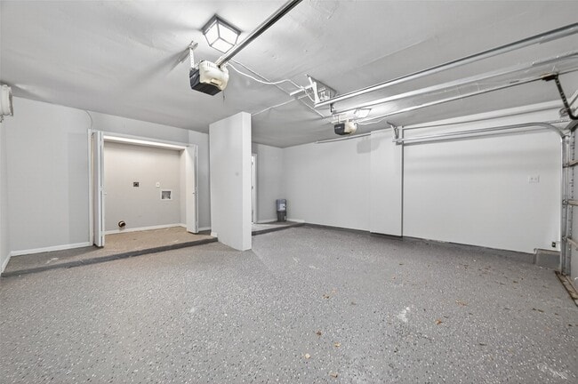 Building Photo - 1114 Augusta Dr
