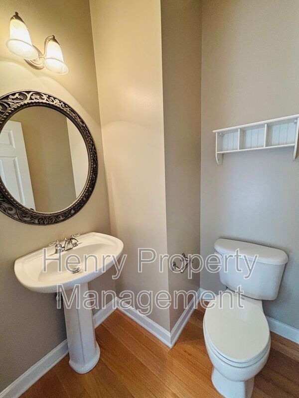 Building Photo - 404 Acorn Falls Ct