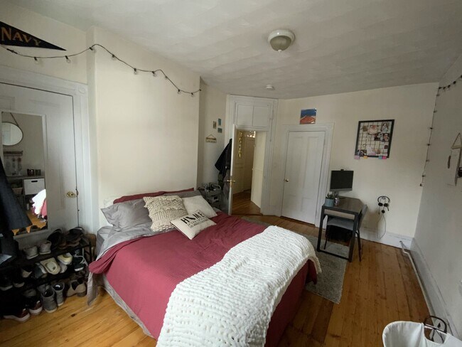 Building Photo - HOT MISSION HILL LISTING!!!!