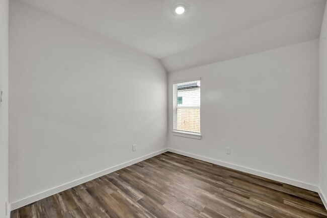 Building Photo - 647 Delicate Arch Dr