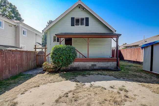 Building Photo - 5624 Brooklyn Ave NE