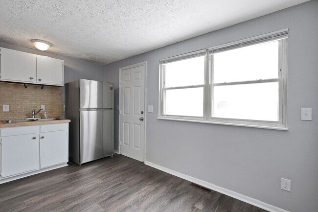 Building Photo - 3751-3753 Briggs Rd