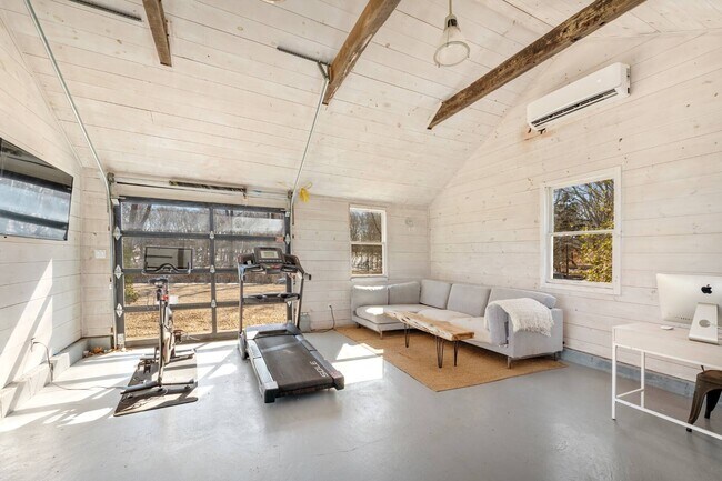 Building Photo - 56 N Cartwright Rd