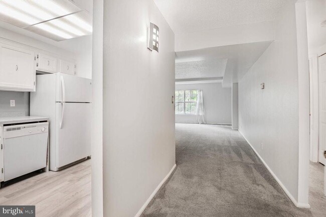 Building Photo - 7661 Provincial Dr