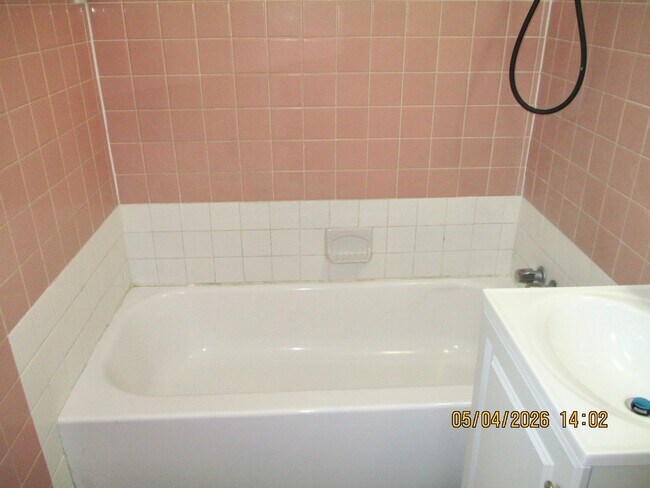Building Photo - Charming 3 bedroom 1 bathroom Daytona Beach