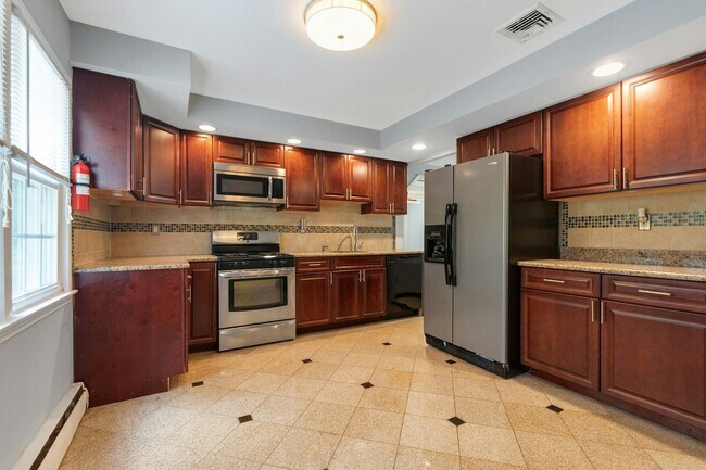 Building Photo - 68 Briarwood Ave