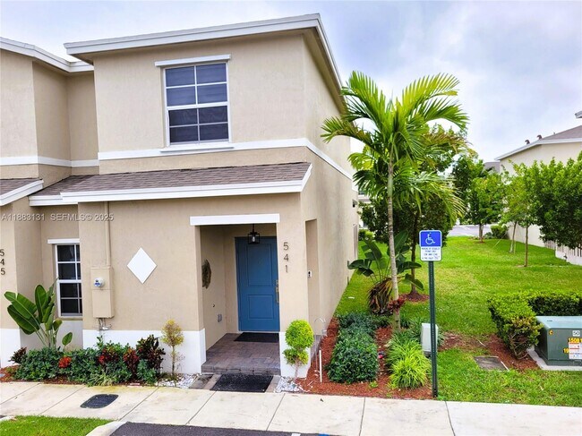 Building Photo - 541 NE 4th Ln