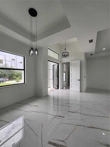 Building Photo - 3302 E 18th St