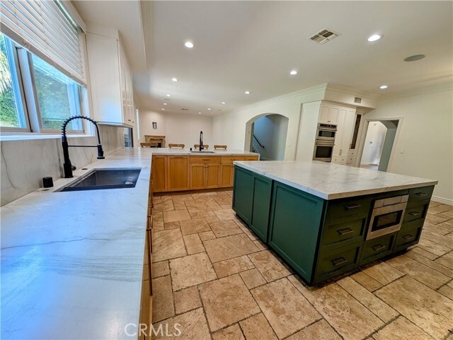 Building Photo - 16659 Addison St