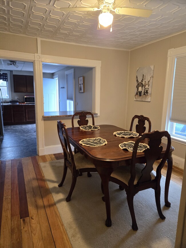 Dining room - 351 Broadway