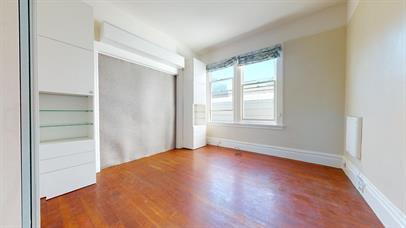 Building Photo - Beautiful 2 Bedroom 1 Bathroom with backya...