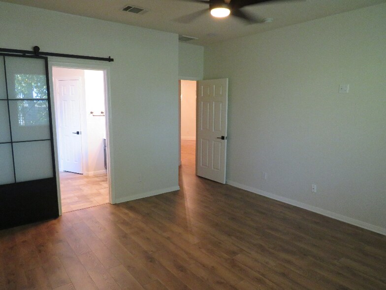 Building Photo - 137 Conway Castle Dr