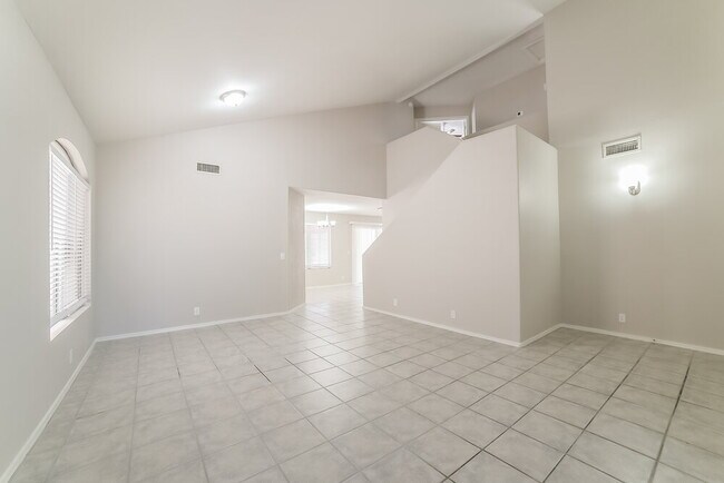 Building Photo - 17805 N 13th St