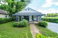 Building Photo - Don't miss this beautifully renovated 2-be...