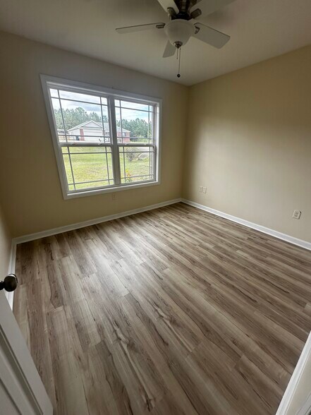 Bed 1 - 472 Jester Street