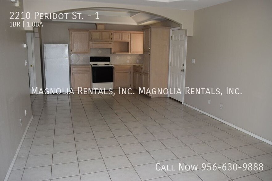 Building Photo - 2210 Peridot St