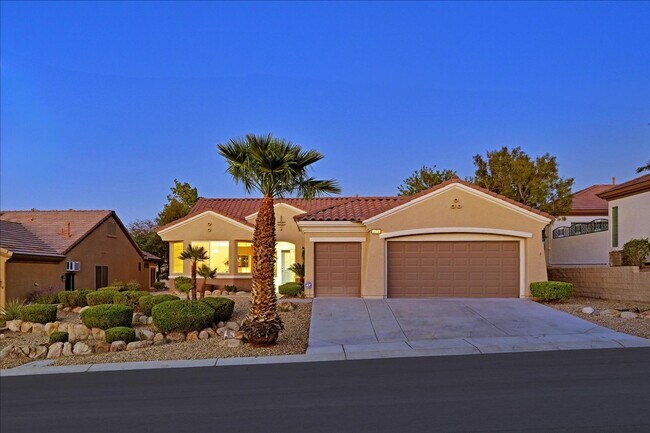 Golf Course Views in Sun City Anthem! Age... - Golf Course Views in Sun City Anthem!  Age...