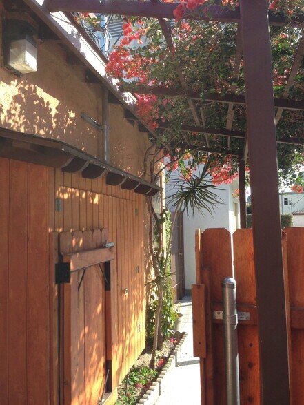 Building Photo - 1745 Silver Lake Blvd