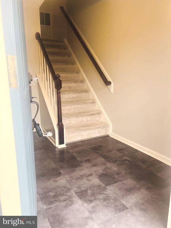 Building Photo - 8024 Hollow Reed Ct