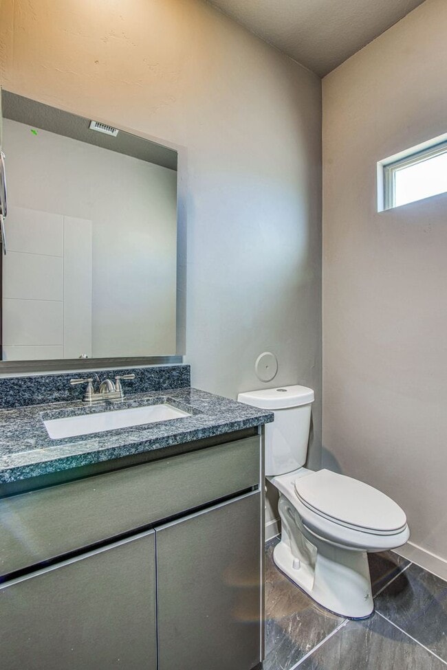 Building Photo - Beautiful East side House 4 bed-2.5 baths, part of The Overlook Casa Club that includes Swimming ...