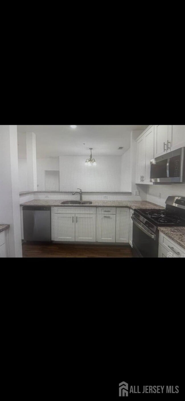 Building Photo - 714 Stiller Ln