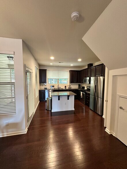 Building Photo - 14 Intuition Cir