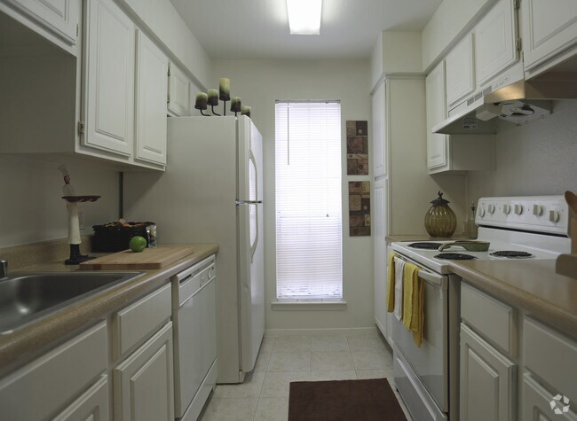 Primary Photo - Rockridge Park Apartments