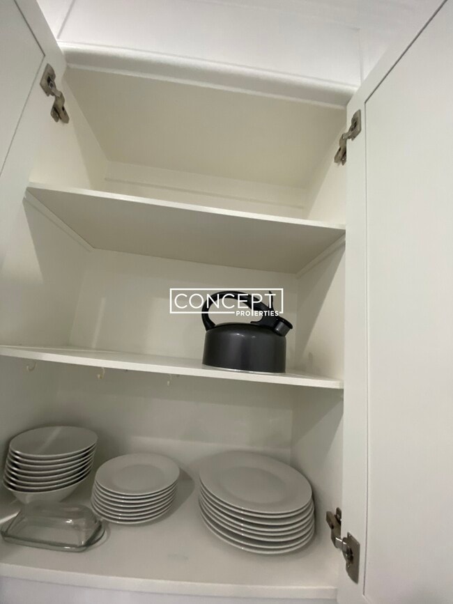 Building Photo - 60 London St