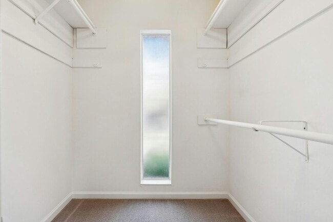 Building Photo - 1411 Creekside Dr