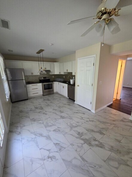 Building Photo - 45834 Wolftrap St