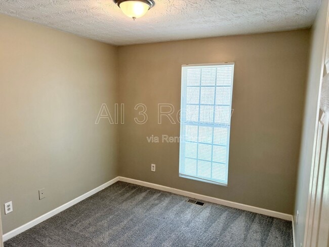 Building Photo - 1691 Redan W