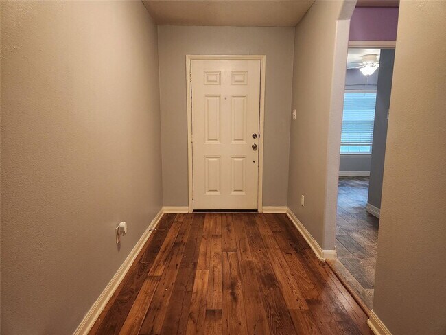 Building Photo - 303 Pine Mist Ln