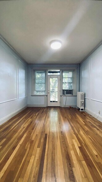 Building Photo - 148 Strathmore Rd