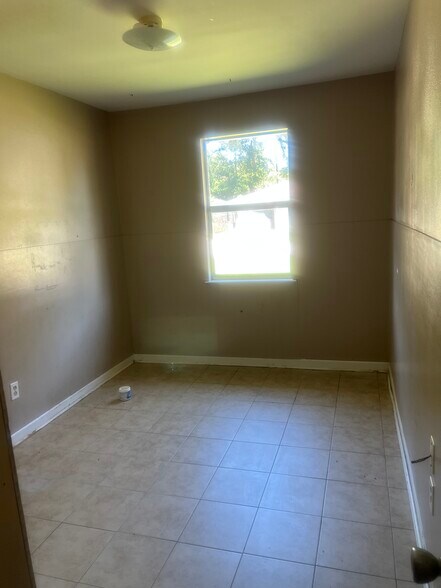 Building Photo - 416 E Cedar St