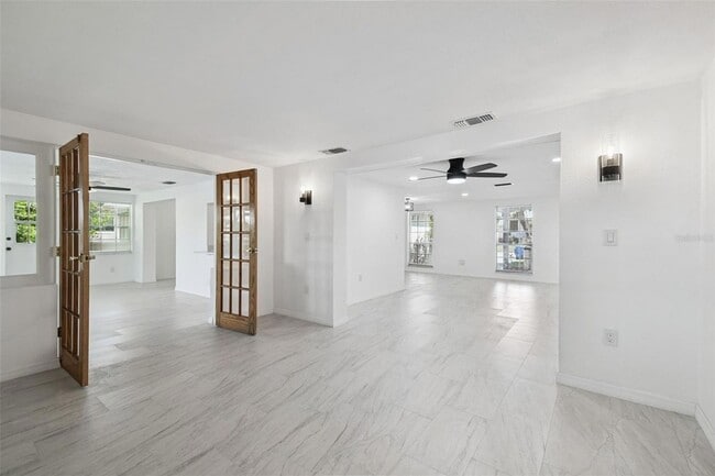 Building Photo - 3513 Landale Dr