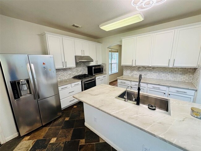 Building Photo - 4430 Pasada Ln