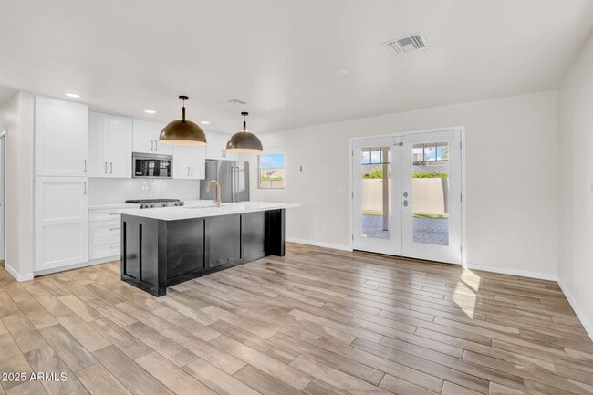 Building Photo - 8234 E Heatherbrae Ave